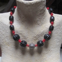 Ketting met acrylkralen